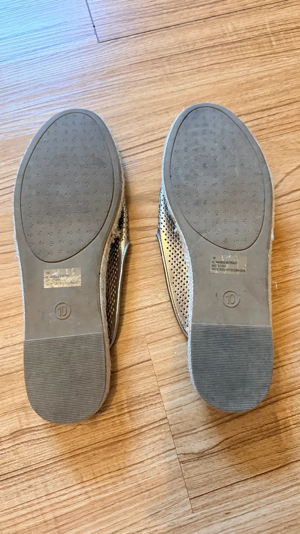 DV by Dolce Vita Gold Slip-On Wedge Platform Espadrille - Image 3