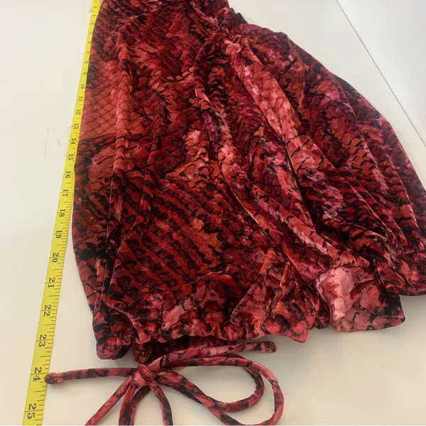 Project RUNWAY Women’s XS Burgundy Crushed‎ Velvet Whimsigoth Long Sleeve Top - Image 7