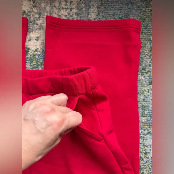 NWOT Talulah red flare seamed sweatpants, size large - Image 4