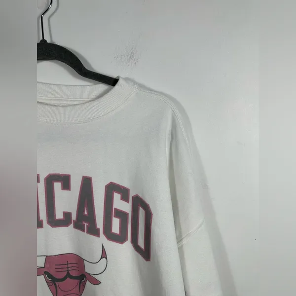Abercrombie SoftAF Chicago Bulls Sweatshirt XS‎ Gray NBA Crewneck - Image 4