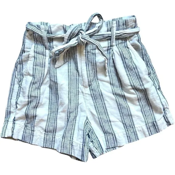 Womens H&M LOGG White Embroidered Paper Bag Style Tie Waist Shorts - Sz 6 - Image 4