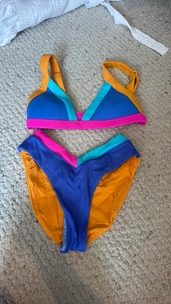 One One colorblock bikini - Image 2