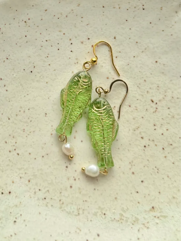 Handmade quality Czech glass beads fish & freshwater pearl boho fairy dangle earrings🐟🌿 - Image 2