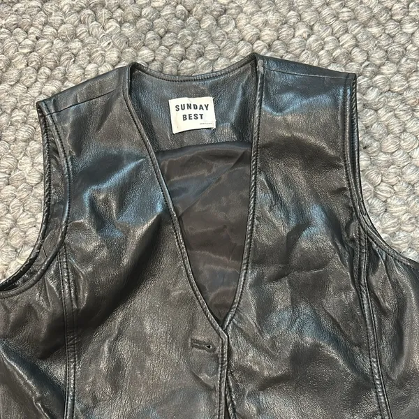 Sunday Best Aritzia Black Leather Open Vest Size 0 - Image 4