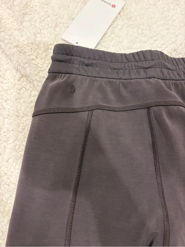 lululemon athletica Women's Charcoal Straight Sweatpants - Image 4