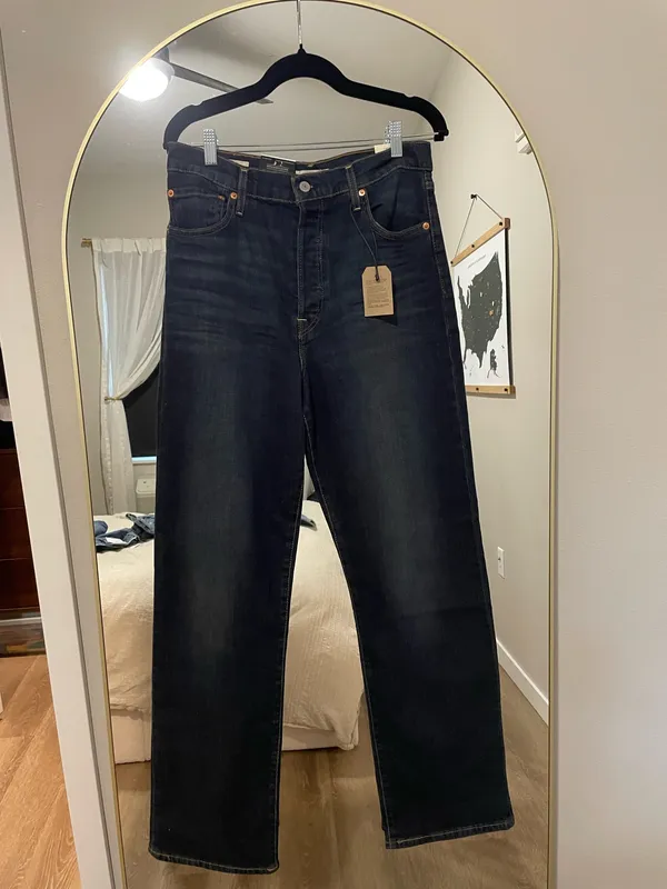 Levi's Women's Ribcage Straight Leg Jean- NWT Size 31 - Image 2