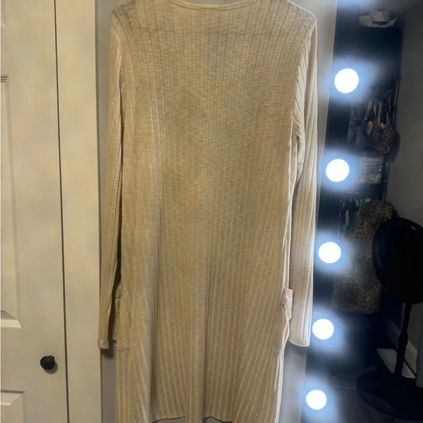 Day trip long cardigan, never worn.. size large - Image 2