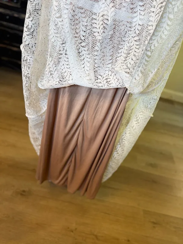 Boohoo Boutique All Lace Plunge Neck Maxi Bridesmaid Dress - Image 8