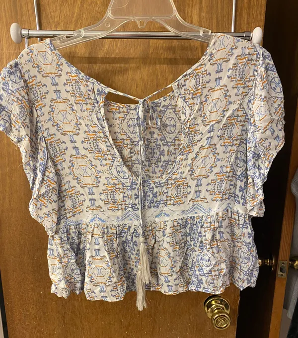 Cute Top Multiple Size M - Image 3