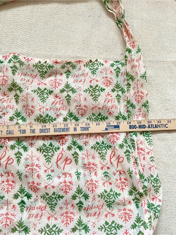 Free People Large Cloth Reusable Bag Christmas Theme Mistletoe NEW - Image 5