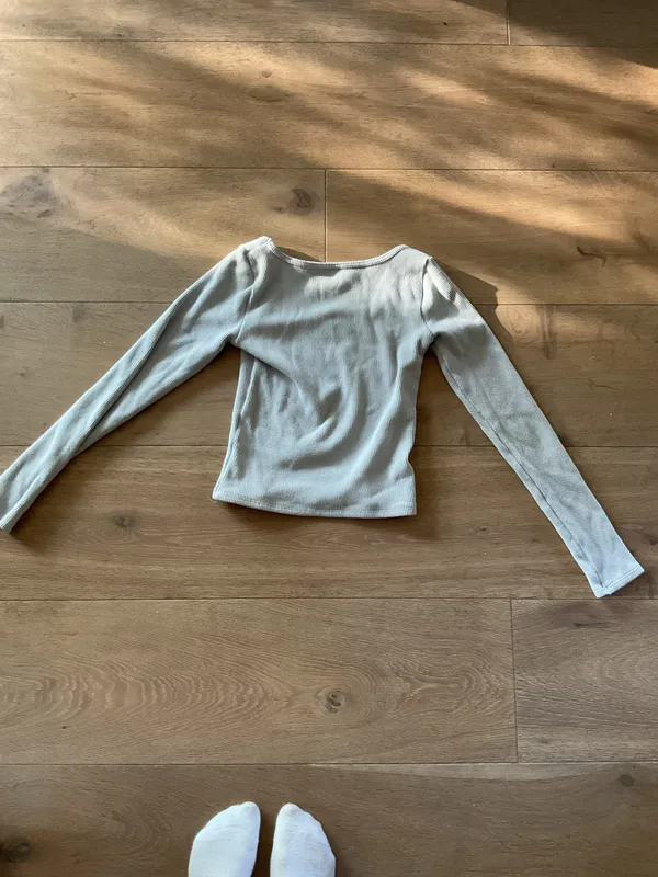 Ribbed Hollister Long Sleeve - Image 2
