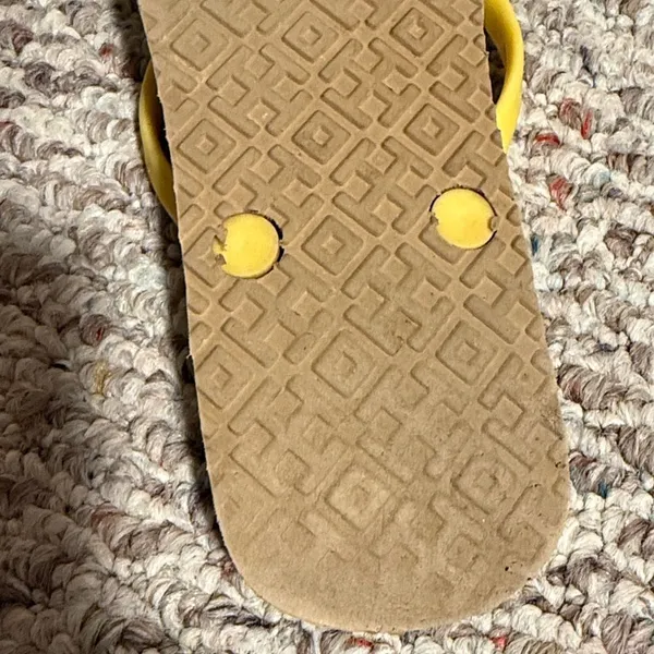 Tory Burch Floral Flip Flops Yellow Floral Slim Strap- Size 8 - Image 5
