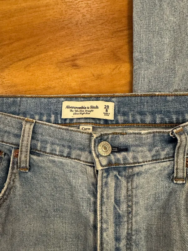 Abercrombie High-Rise Jeans Ultra - Image 3