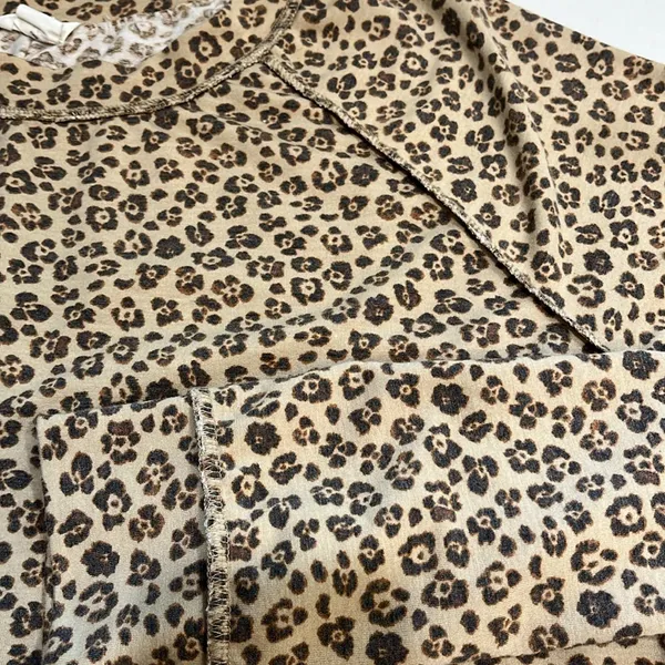 Leopard 🐆 print long sleeve top. - Image 7