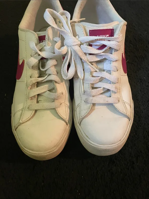 Nike Women's White Sneakers with Pink Swoosh - Image 7