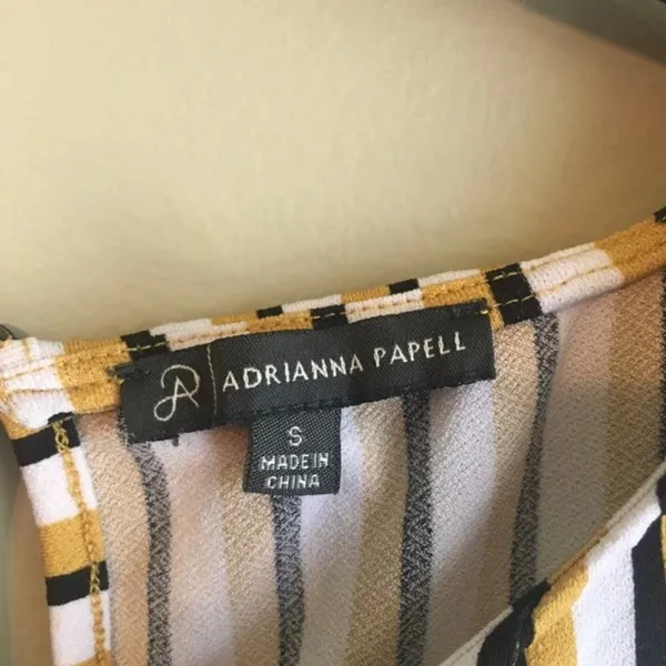 Adrianna Papell small yellow top - Image 4