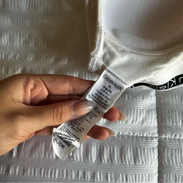 Calvin Klein Women's White Bralette - Image 3