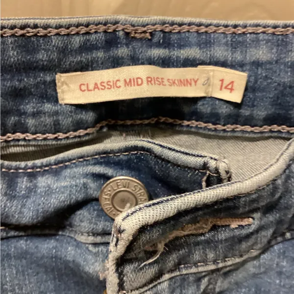 Levi's High Rise Blue Jeans for Women - Image 2