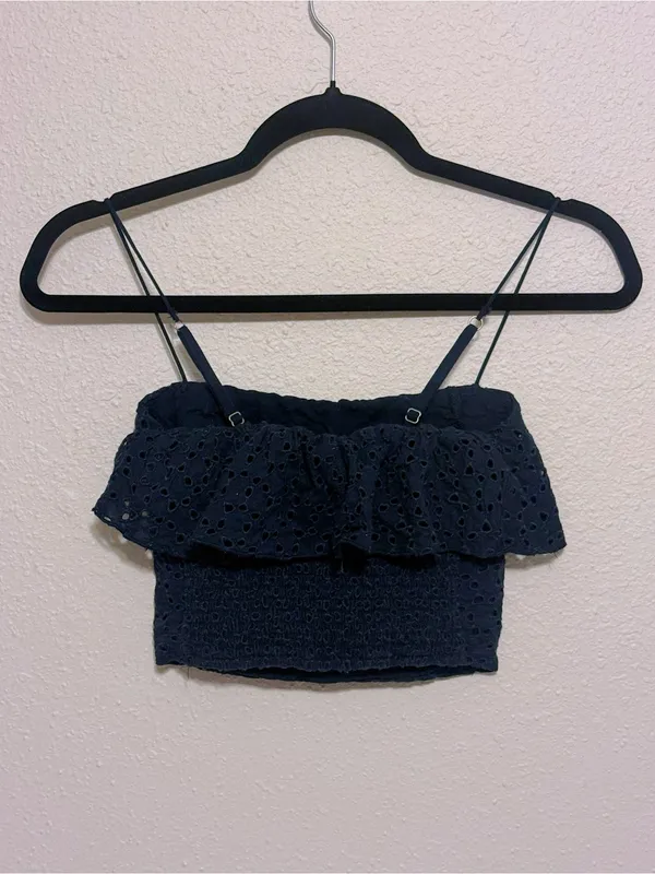Hollister Eyelet Ruffle Adjustable Spaghetti Strap Crop Tank Top Navy Blue XS - Image 3