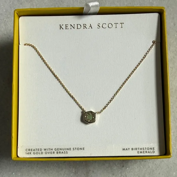 Kendra Scott Riley Gold Necklace with Emerald-Green Accent Pendant New - Image 2