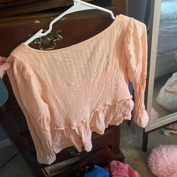 American Eagle Coral  blouse! - Image 3