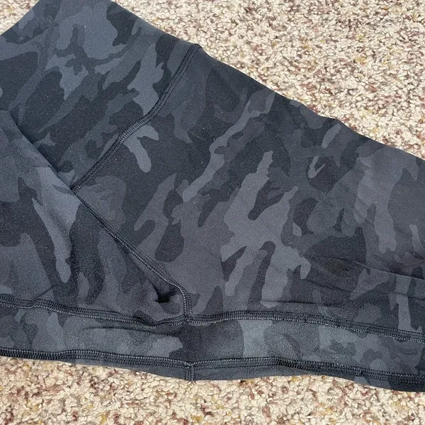Lululemon Align Super High Rise Short 10" Incognito Camo Multi Grey size 4 - Image 11