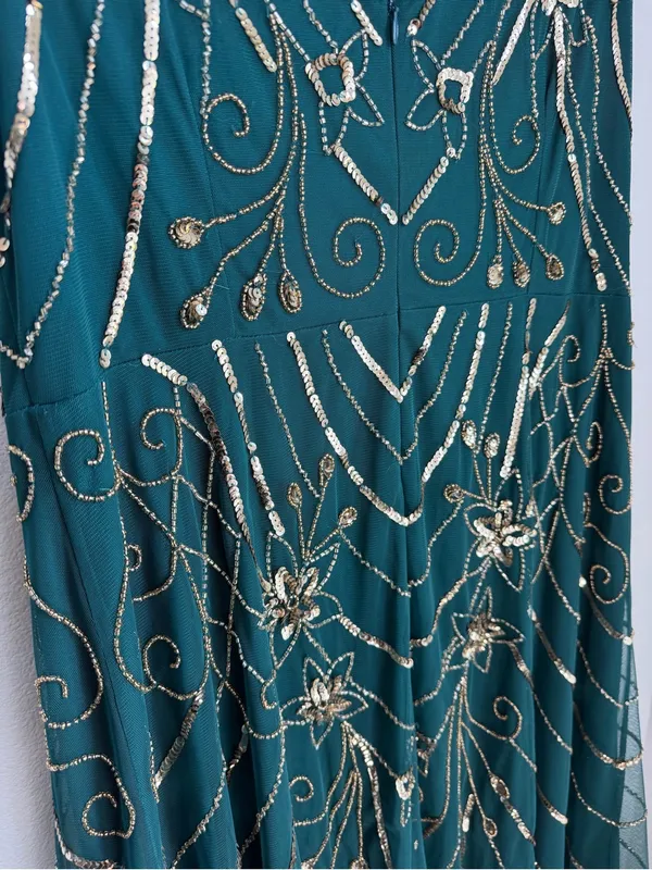Adrienne Papell Elegant Emerald Green Beaded V-Neck Dress - Image 6