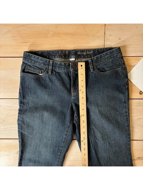 Loft EUC Women's Dark Wash Curvy Boot Cut Jeans Size 8 - Image 7