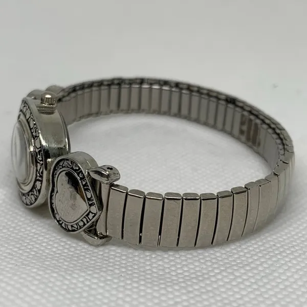 Collezio women silver tone watch 20mm oval hearts mop dial size 7” running - Image 3