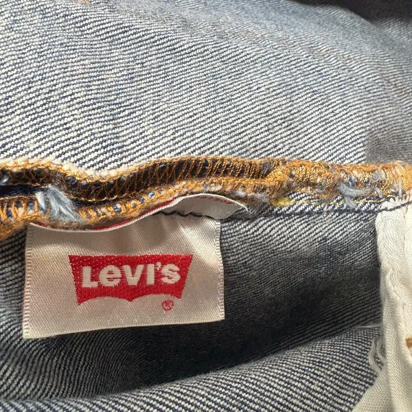 LEVI’S 501 Button-Fly Cut Off Denim Blue Shorts - Image 5