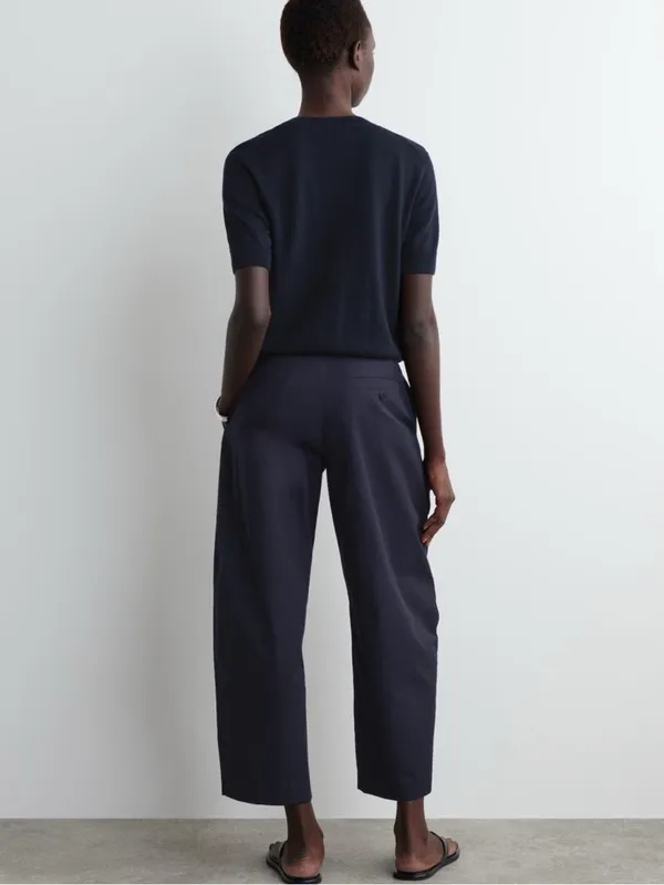 COS Pleated Barrel Leg Chinos in Navy Women’s Size‎ 2 - Image 3