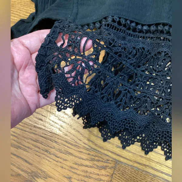 American Eagle Boho tie Back halter top Black. Size Medium - Image 8