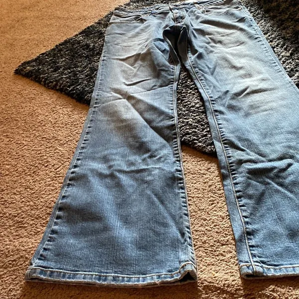 ‎Levi’s wide leg size 10 - Image 4