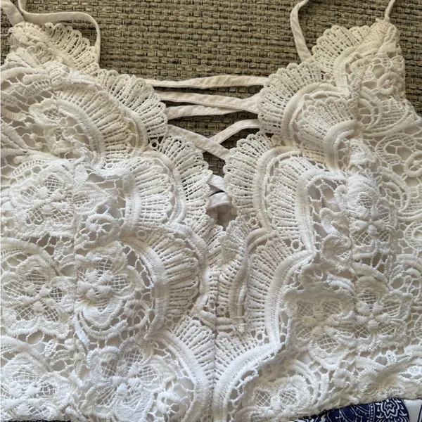 Charlotte Russe Women’s White Lace Top Navy Patterned romper - Image 4