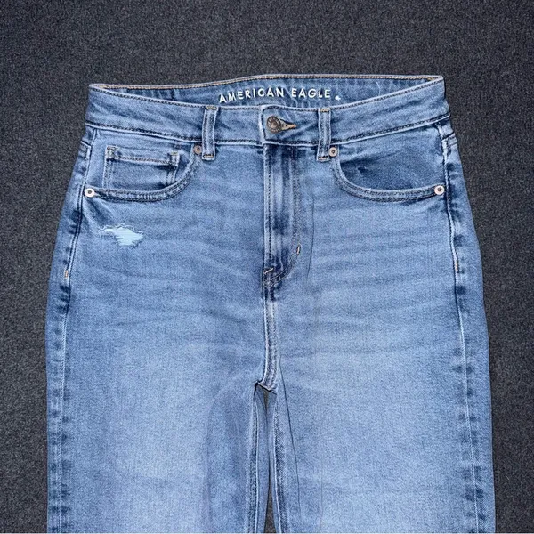 NWT American Eagle Stretch Mom Jeans Size 4 High Rise Medium Wash Distressed - Image 4