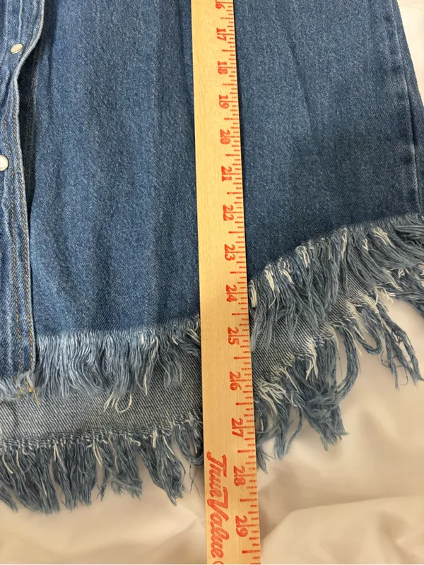 Risen Denim Shirt Women M Distressed Raw Fringe Hem Western Button Up - Image 6