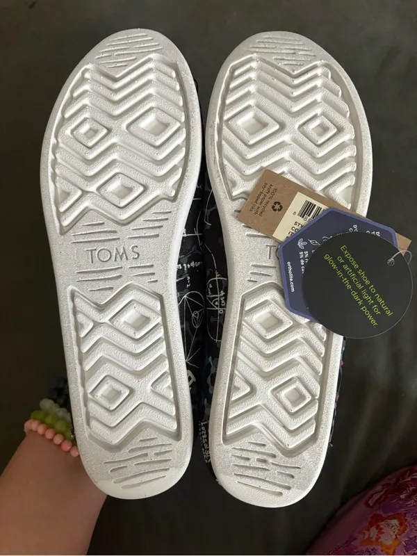 NWT Toms Alpargata Graphic Slip On Black White Pink Women Size 8 - Image 4