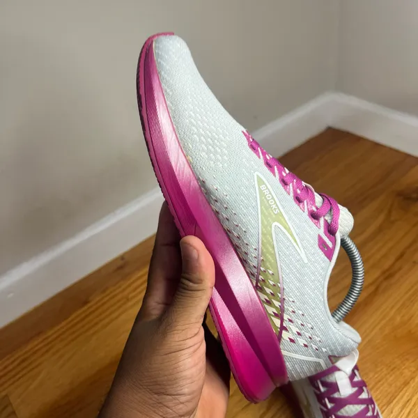 Brooks Levitate 5 “Gray Pink” 1203571B003 9W B NO BOX - Image 10