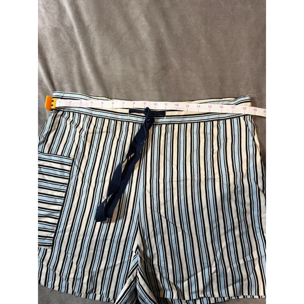 NWOT Chinti & Parker Size 6 Light Blue Cream Navy Midsummer Relaxed Shorts‎ - Image 4