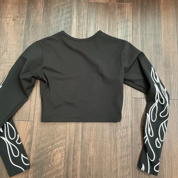 Darc Sport She Wolves Flame Graphic Long Sleeve Crop Top Black Small Limited 500 - Image 3