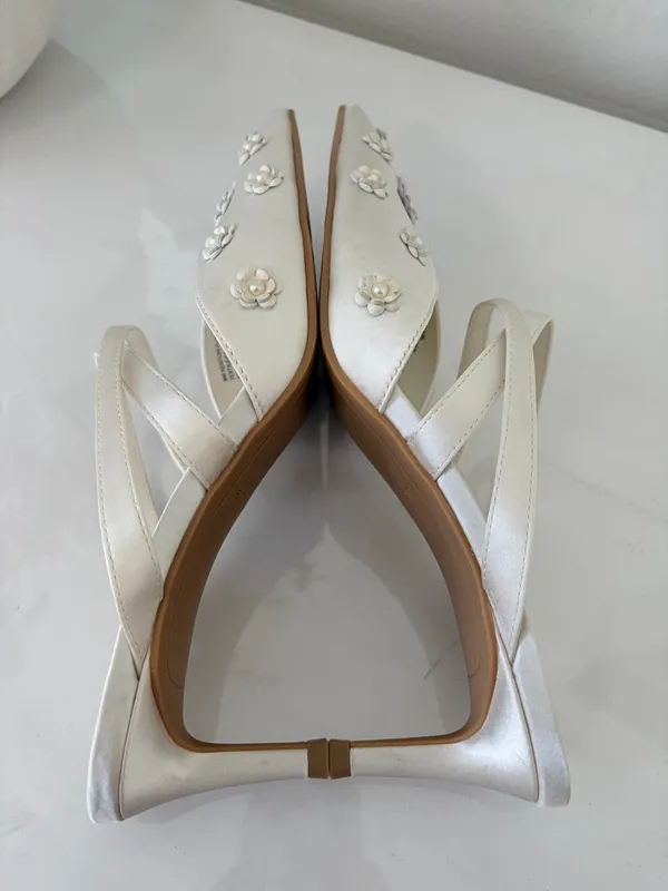 DV by Dolce Vita Kenton Ivory Floral Pearl Pointed Toe Mule Heels Size 8 Coquette Bridal $135 - Image 9
