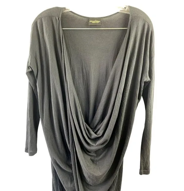 Audrey Women's Black Twist Low Front Top - Image 3