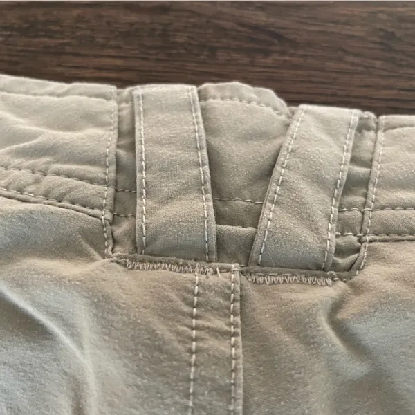 North Face Khaki Shorts hiking walking casual Roll Up Hem - size 4 - Image 3