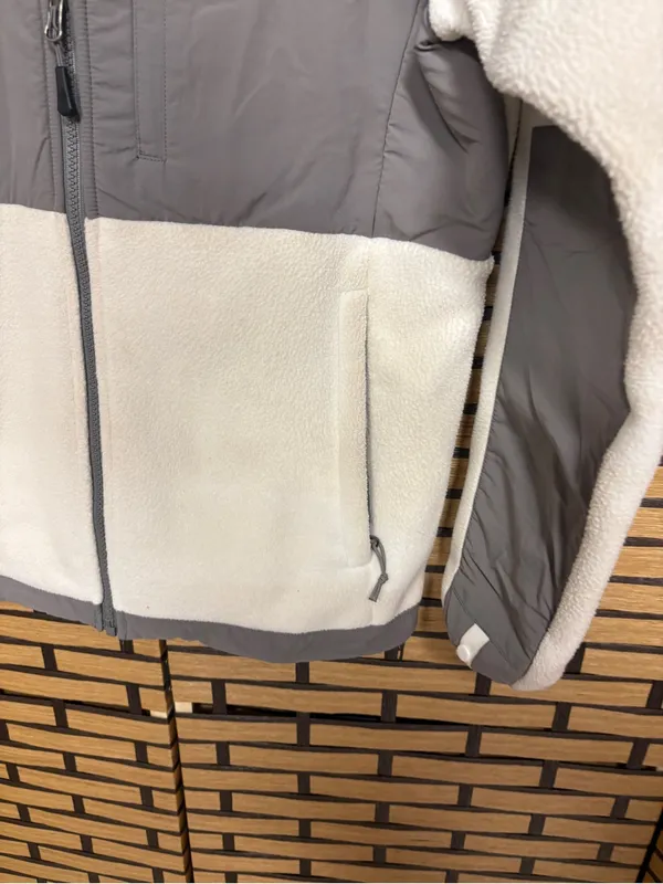 The north face white polartec fleece size large - Image 4