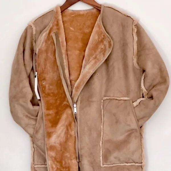 NWT Faux Fur Suede Soft Reversible Jacket Tan Size M - Image 4