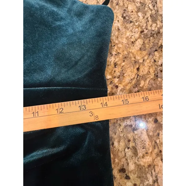Betsy & Adam Hunter green velvet halter-neck evening gown Dress Size 8 - Image 9