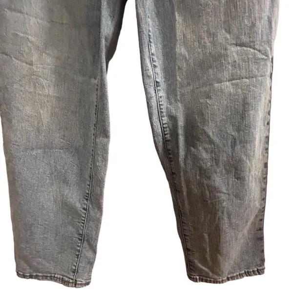 Banana Republic Women's High-Rise Straight Jeans Size 12 Blue‎ Light Wash - Image 4