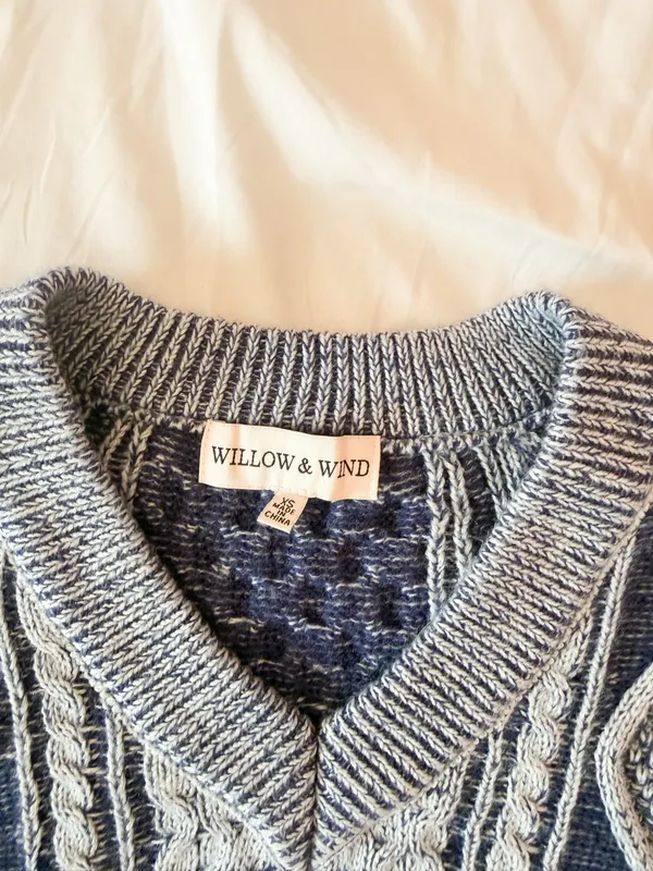 Willow & Wind Navy Blue Mixed Stitch Cropped Sweater Size XS - Image 3