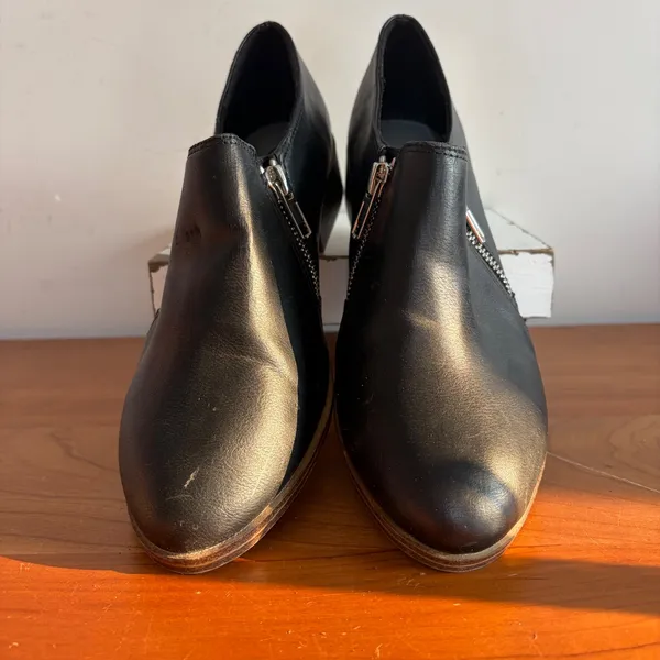 American Eagle Womens Black Side Zip Ankle Booties Low Stacked Heel 6.5 160852‎ - Image 4