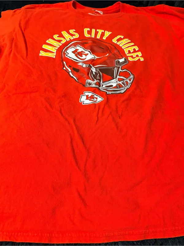 NFL Kansas City Chiefs Red Helmet Graphic Tee - Image 6